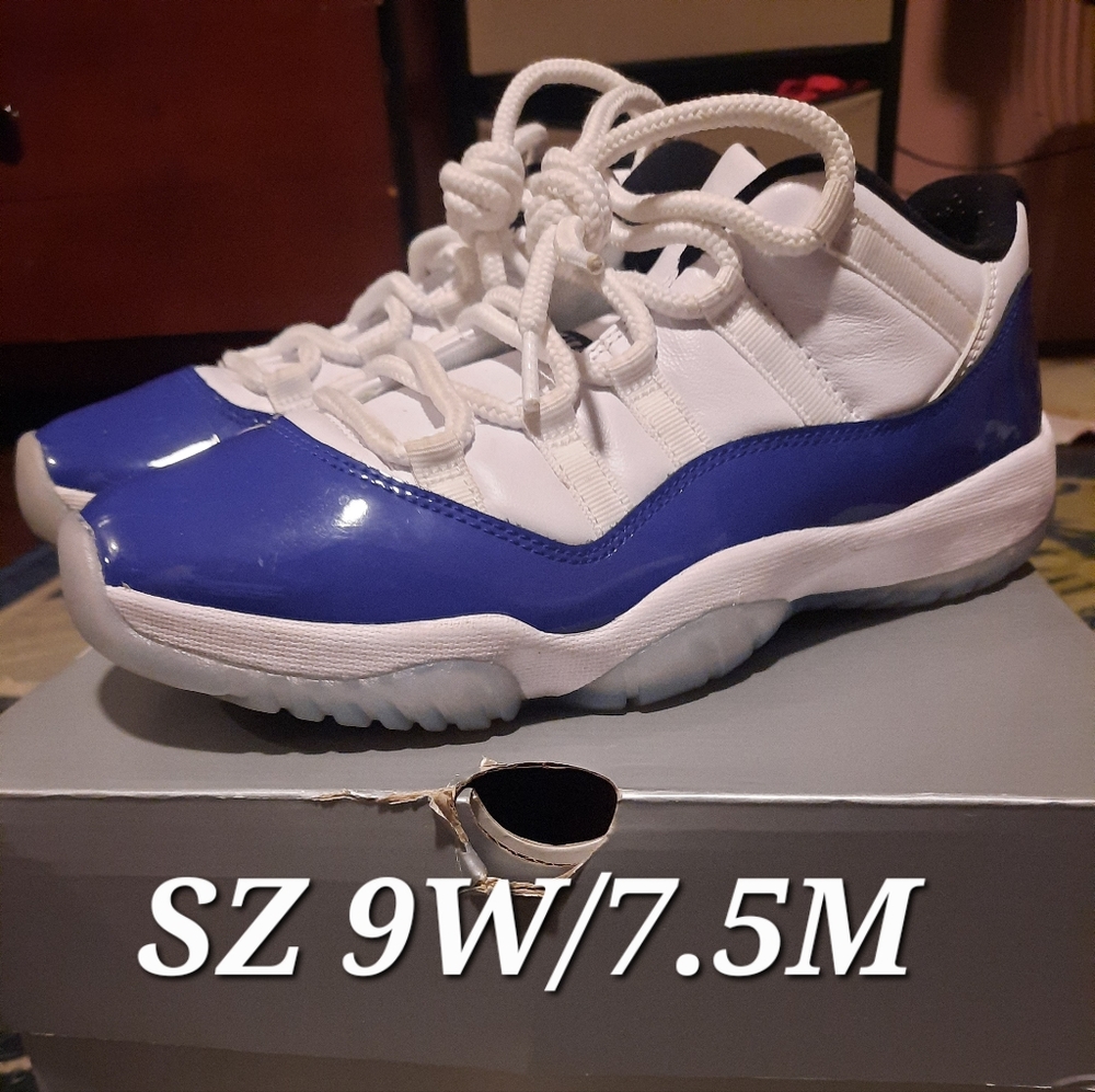 Jordan 11 Low Sketch Concords